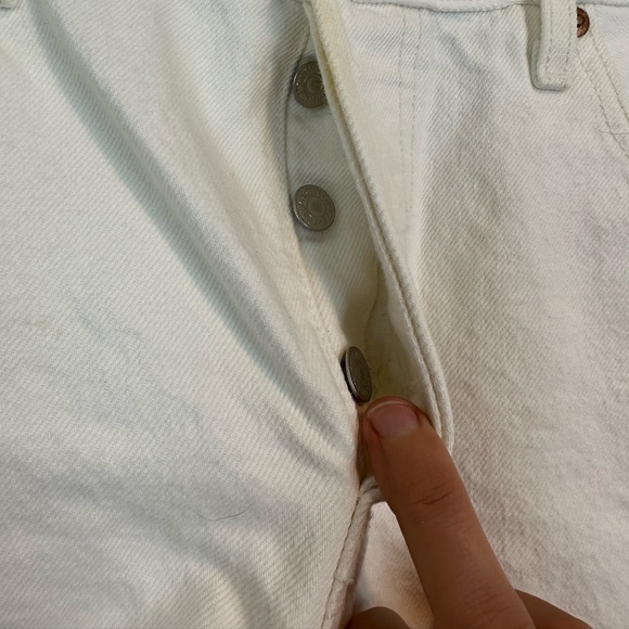 501 Levi's Frayed Denim Shorts- White - Picture 8 of 9